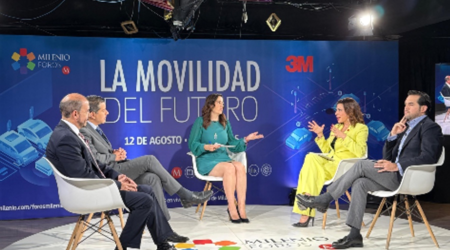 De izq. a der. Gabriel Padilla, director general de la INA; Julio Muñoz, director LATAM 3M; Regina Reyes-Heroles, conductora de Milenio; Claudia Salas, diputada y Francisco Fabila, presidente de la AMF. Factor Automotor