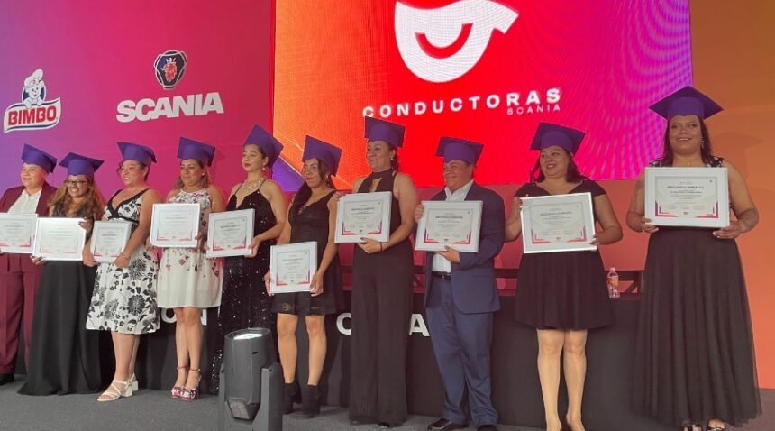 Scania-y-Bimbo-en-favor-de-la-inclusion_-Capacitan-a-10-operadoras-quinta-rueda-Factor-Automotor.
