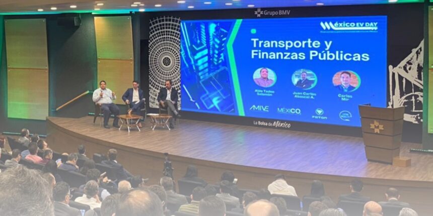 Ponentes durante el primer EV DAY de AMIVE. Factor Automotor