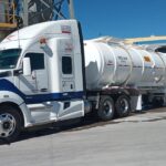 Una-pipa-especial-para-el-transporte-de-hidrocarburos-y-gas.-Factor-Automotor