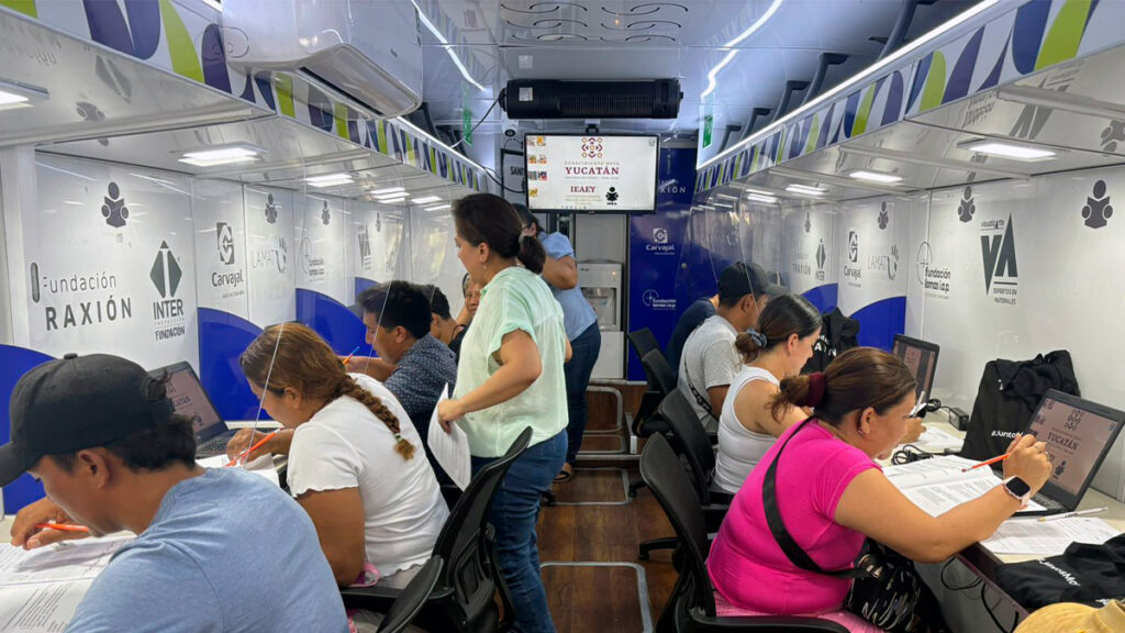 Aula móvil de Fundación Traxión Ruta 20 en Mérida, Yucatán