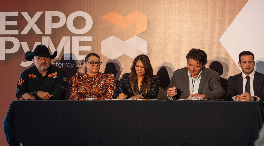 DHL y representantes de la Secretaría de Economía formalizaron el acuerdo para echar a andar el programa PYMES Program