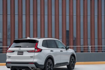Honda CV-R 2026, tiene una versión HEV, la Sport Touring. Factor Automotor