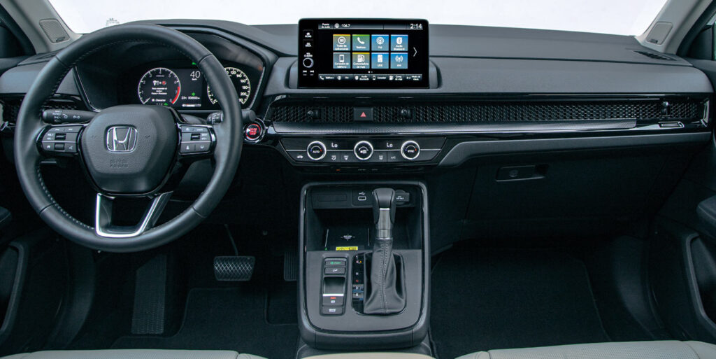 El interior es totalmente digital, con pantalla de 9". Factor Automotor
