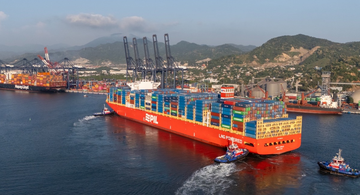 A través del Puerto de Manzanillo se moviliza el 73% de los contenedores que circulan a través del país. Factor Automotor
