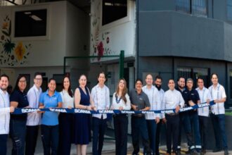 Personal de Scania inaugura la tienda 18 en Villahermosa, Tabasco.