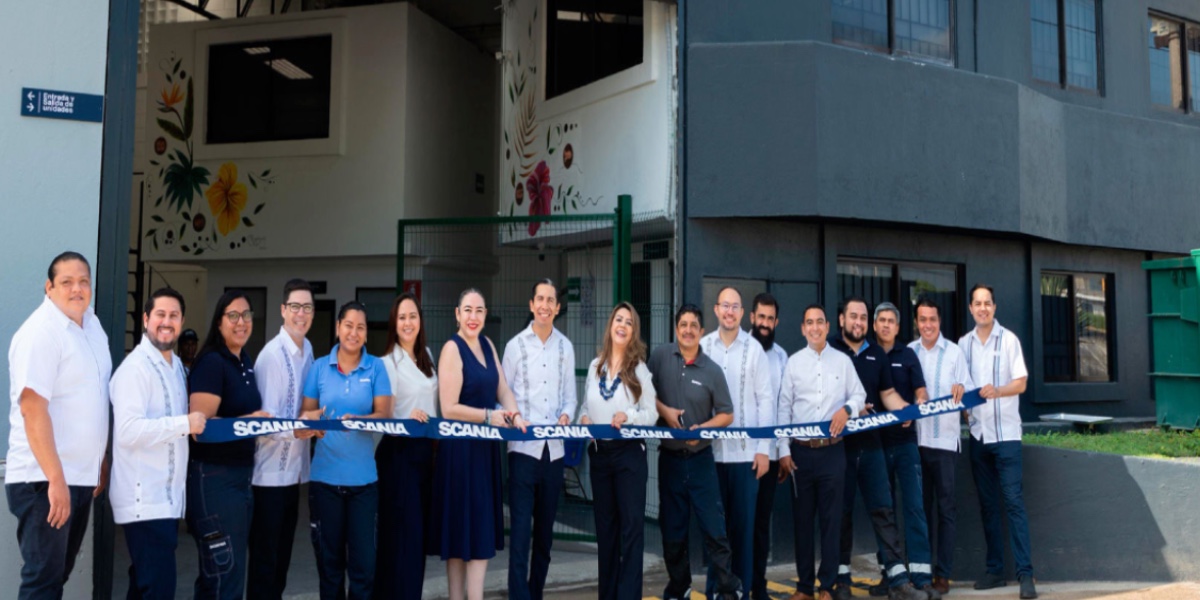 Personal de Scania inaugura la tienda 18 en Villahermosa, Tabasco.