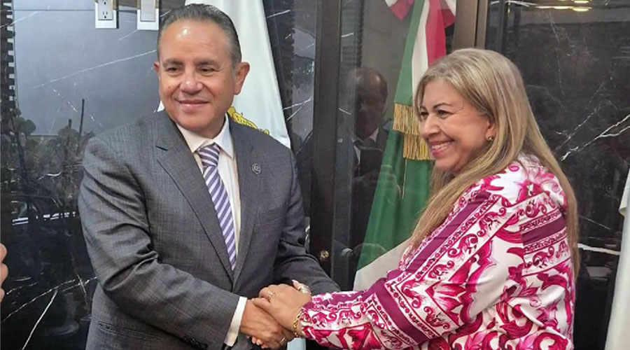 Miguel Ángel Martínez Millán, presidente nacional de la CANACAR y la presidenta Municipal de Cuautitlán, Juana Carrillo Luna 