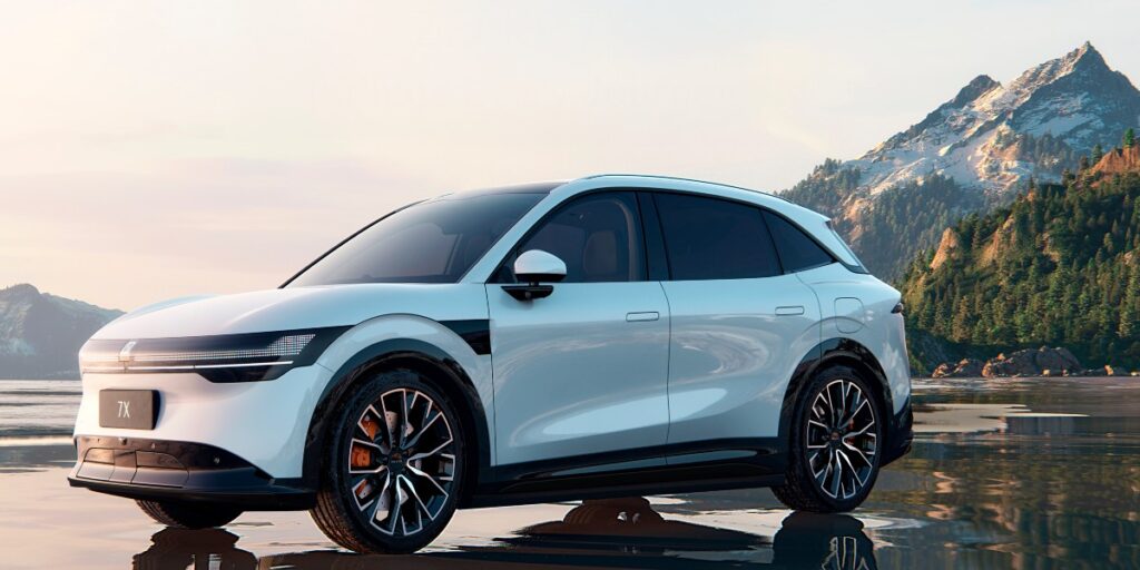 Imagen del exterior de Zeekr 7X. Factor Automotor