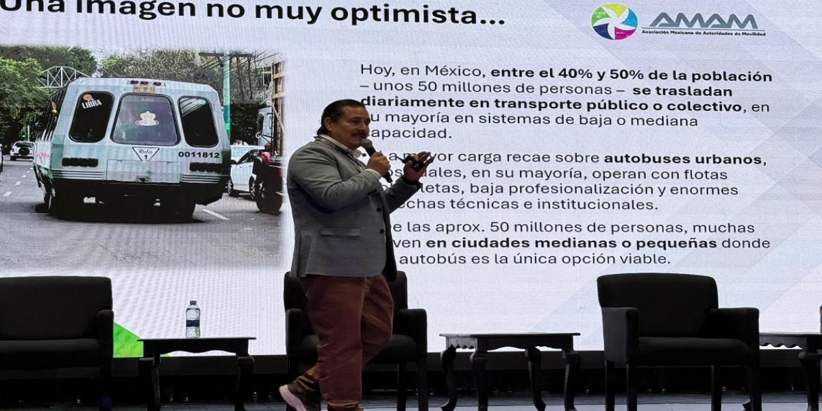 Ricardo Serrano Rangel, presidente de la AMAM, durante su intervención en el Foro RUTA México. Factor Automotor