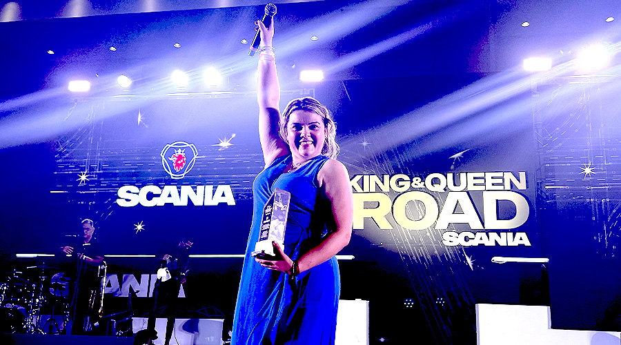 Adriana Davy, gerente de marketing de Scania México, durante la ceremonia King & Queen of the Road en la Convención CANACAR 2025.