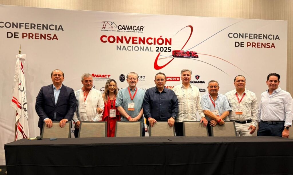 Directivos de CANACAR en la Convención Nacional 2025