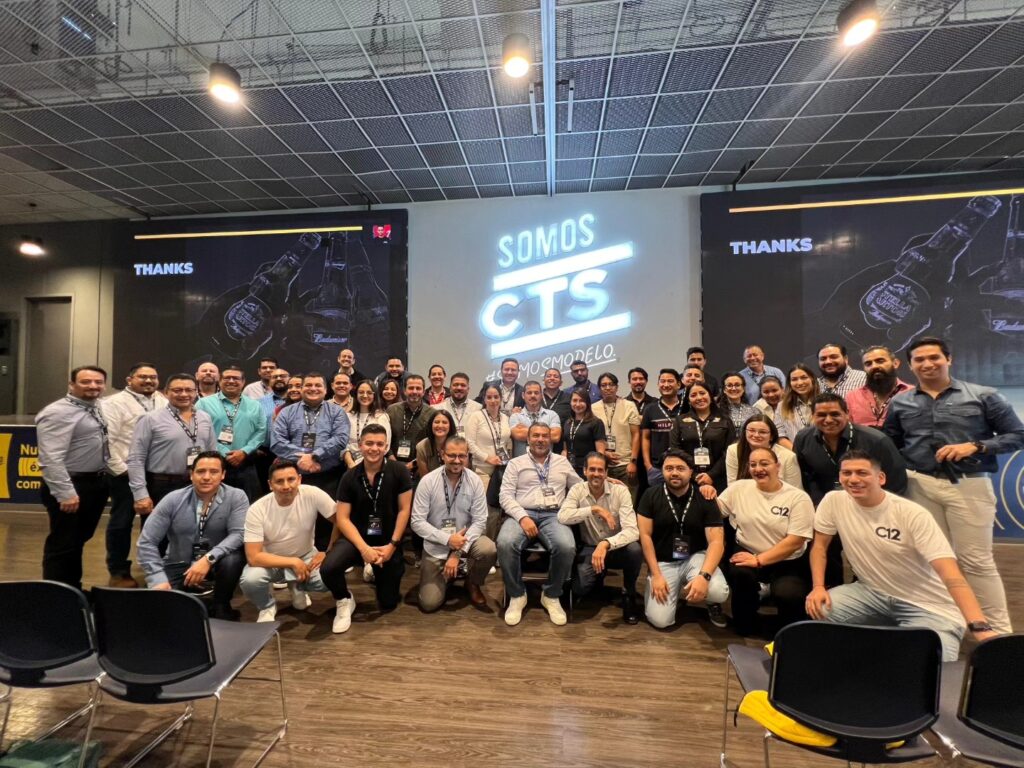 Invitados especiales de C12 Bajío 2025 en la Torre de Control de Grupo Modelo en Aguascalientes 