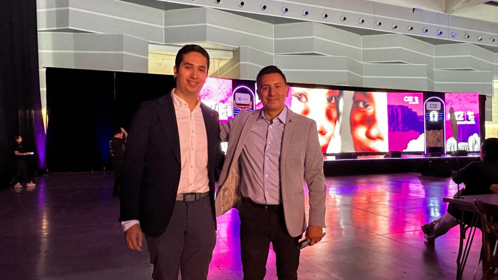 Elías Gamboa, CEO y cofundador de C12 y Roberto Sosa, cofundador y director de comunidad y eventos de C12