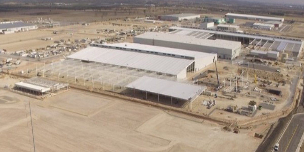 La planta COMPAS comenzó a construirse en 2016, en los años siguientes Nissan y Mercedes-Benz comenzaron a producir sus respectivos modelos, Infiniti y GBL. Factor Automotor