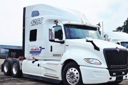 Fultra y TRASMISA cierran importante alianza logística con entrega de tractos y cajas secas. Factor Automotor