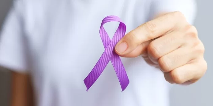 Imagen sobre el cáncer de mama y la lucha contra este. Factor Automotor