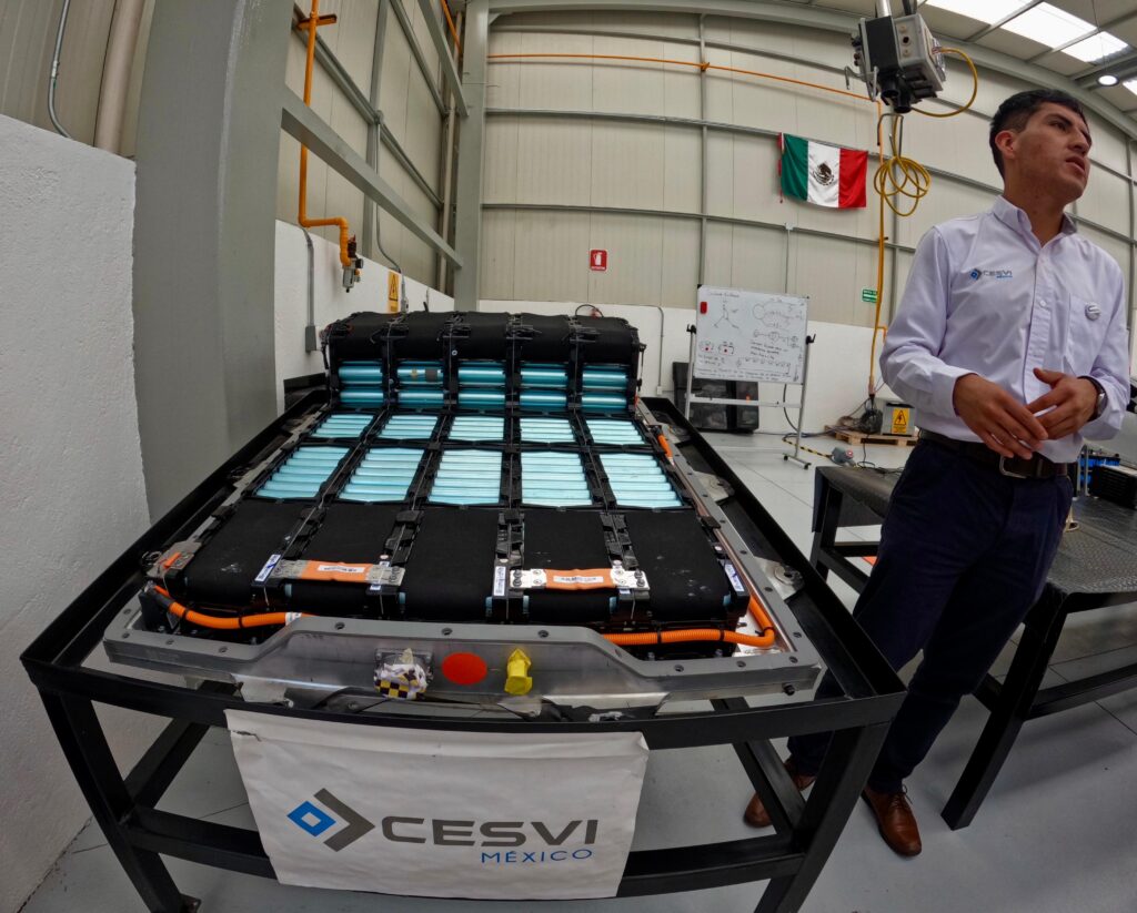 Sistema eléctrico de un vehículo en el  Laboratorio de Nuevas Tecnologías CESVI México