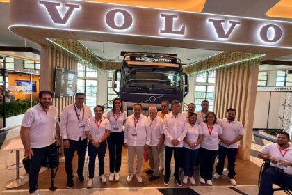 Volvo-Trucks-Mexico-exhibe-su-mejor-tecnologia-en-la-Convencion-Nacional-CANACAR-2025-Factor-Automotor