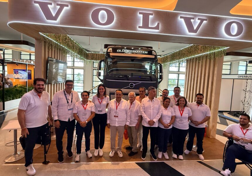 Volvo-Trucks-Mexico-exhibe-su-mejor-tecnologia-en-la-Convencion-Nacional-CANACAR-2025-Factor-Automotor