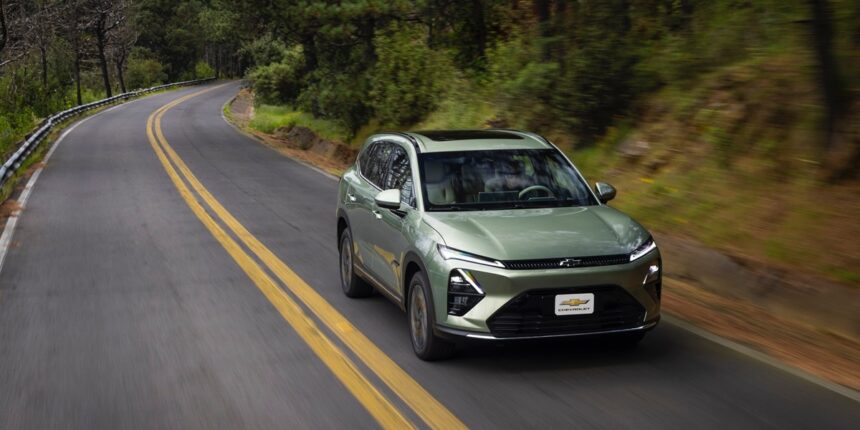 El-primer--híbrido-enchufable-de-Chevrolet-es-Captiva-2026,-un-SUV-familiar-con-hasta-mil-75-km-de-autonomía-combinada.-Factor-Automotor