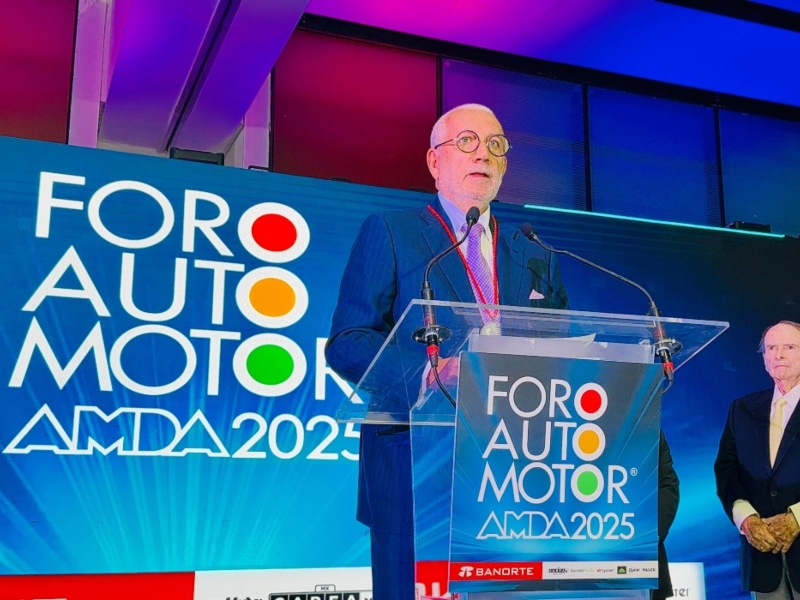 Francisco Medina, Presidente del Grupo Fame, galardonado en el Foto Auto Motor
