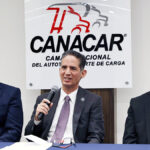 Ramiro Montemayor presenta solicitud de licencia en CANACAR junto a Ernesto Gaytán Palomo y Jorge Alberto Casares López Factor Automotor
