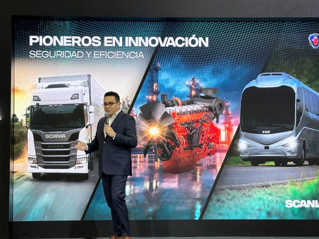 Alejandro Mondragón, CEO de Scania México, detalló los planes de expansión de la marca para convertirse en un importante eslabón en la cadena de suministro. Factor Automotor Alejandro Mondragón, CEO de Scania México, detalló los planes de expansión de la marca para convertirse en un importante eslabón en la cadena de suministro. Factor Automotor