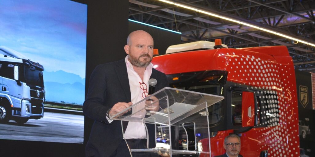 Además de presentar sus nuevos modelos Euro 6, la marca anunció una nueva inversión para una planta en Puebla. Factor Automotor