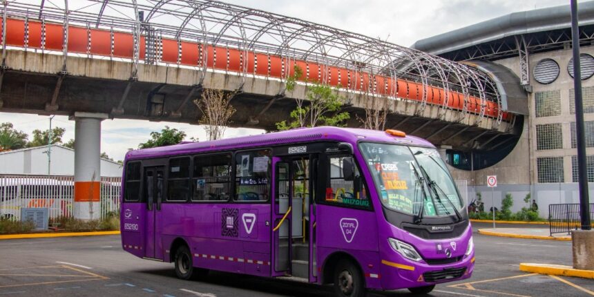 Microbuses y autobuses de transporte público aplican el incremento a la tarifa en la CDMX. Factor Automotor