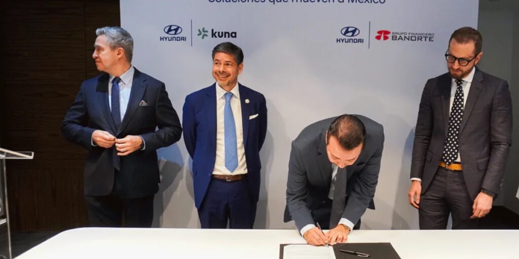 La alianza entre Banorte y Hyundai permitirá ampliar la oferta de créditos automotrices en el país. Factor Automotor La alianza entre Banorte y Hyundai permitirá ampliar la oferta de créditos automotrices en el país.
