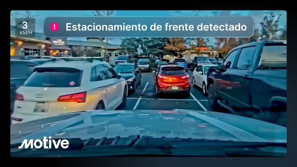 Las alertas de estacionamiento indican si la unidad se mueve de su lugar, ayudando a mejorar las prácticas seguras de conducción. Factor Automotor Las alertas de estacionamiento indican si la unidad se mueve de su lugar, ayudando a mejorar las prácticas seguras de conducción. Factor Automotor