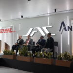 Antonio Arranz, CEO de DHL México, y Elías Massri, CEO y presidente del Consejo de Giant Motors Latinoamérica distirbuidor de JAC, estuvieron presentes durante la entrega de las 81 nuevas unidades. Factor Automotor