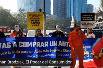 Stephan Brodziak del Poder del Consumidor.