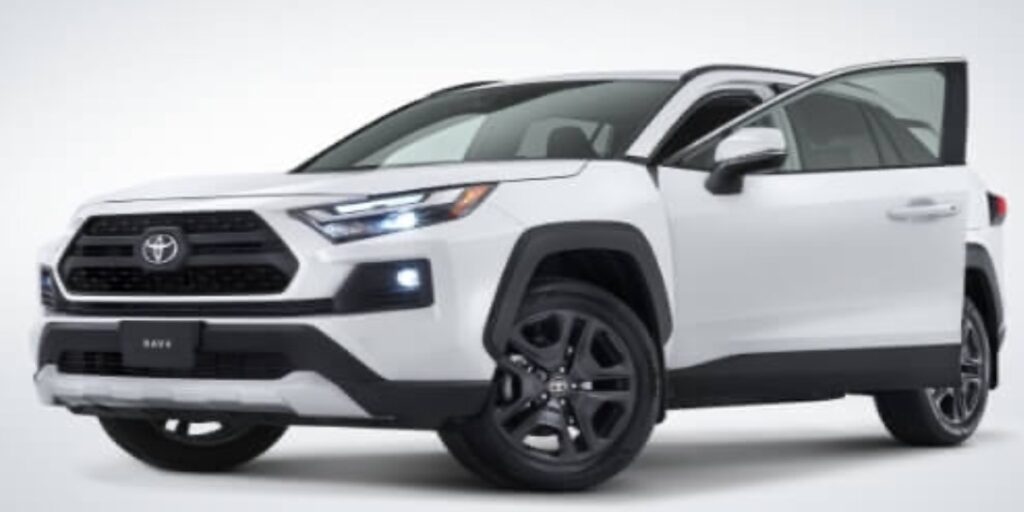 La SUV compacta RAV4 de Toyota destacó en confiabilidad y eficiencia en el estudio de J.d Power.Factor Automotor
