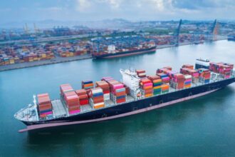 Los aranceles han regresado al centro de atención. Conoce su influencia en el comercio y logística global en el año 2025.