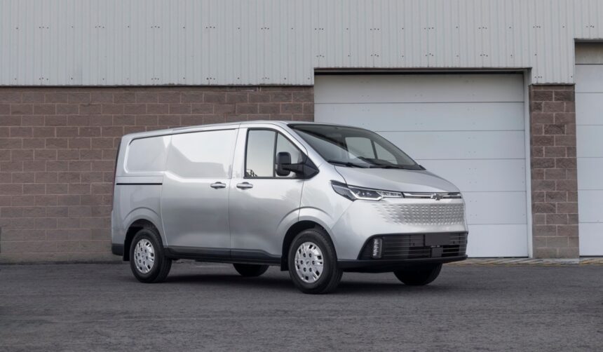La nueva van eléctrica de Chevrolet combina autonomía, capacidad de carga y cero emisiones para operaciones urbanas y regionales.