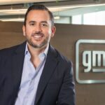 El directivo mexicano encabezará la estrategia regional de General Motors desde Dubái.