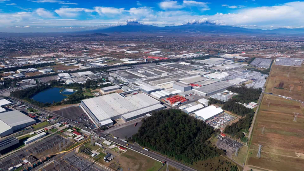 La planta de Volkswagen en Puebla, es la segunda más grande operada por la armadora fuera de Alemania. Factor Automotor La planta de Volkswagen en Puebla, es la segunda más grande operada por la armadora fuera de Alemania. Factor Automotor