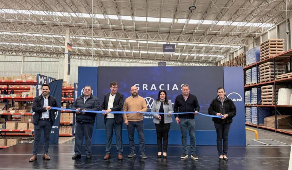 En la inauguración de la segunda fase de Parts Logistics Center  estuvieron presente  Daniel Guerra Cardoso, responsable de marketing comunicación y relaciones públicas; Giovanni Juarez, director de venta postventa y marketing; Rafael Santos Magalhães, director de Volkswagen Truck & Bus México;Juan Hernández, gerente de postventa; Areli Hernández, coordinadora de operaciones; Israel Azara, director de operaciones de Traxion y Erika Díaz, analista de marketing