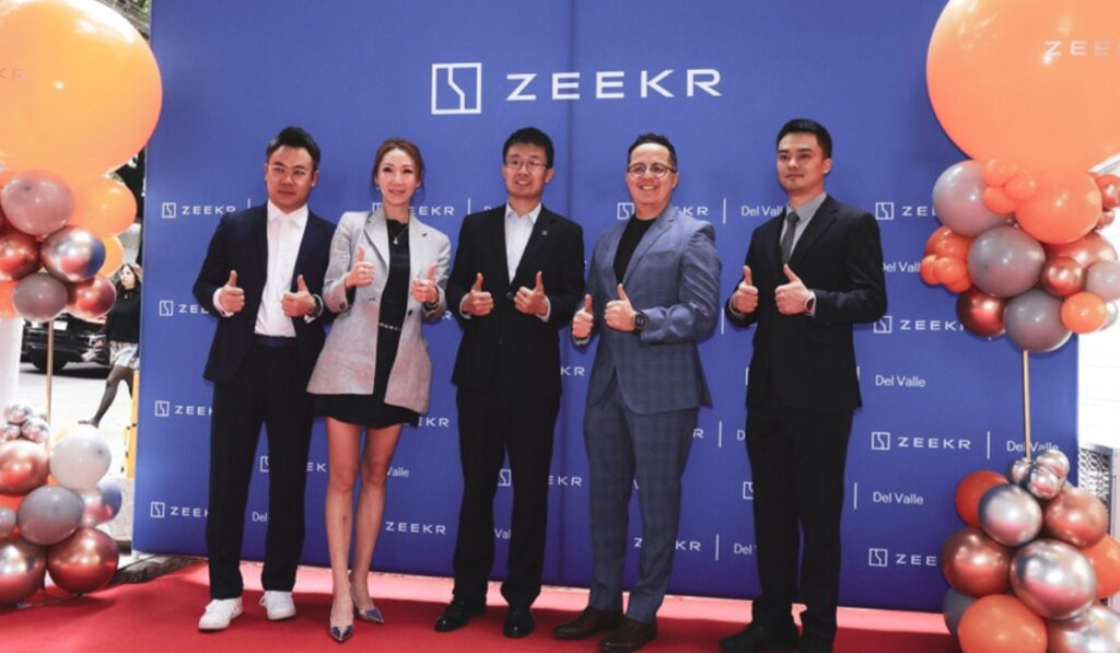 ZEEKR 001, Zeekr X y Zeekr 7X se exhiben en el nuevo showroom de ZEEKR Del Valle, fortaleciendo la presencia premium de la marca en la capital.