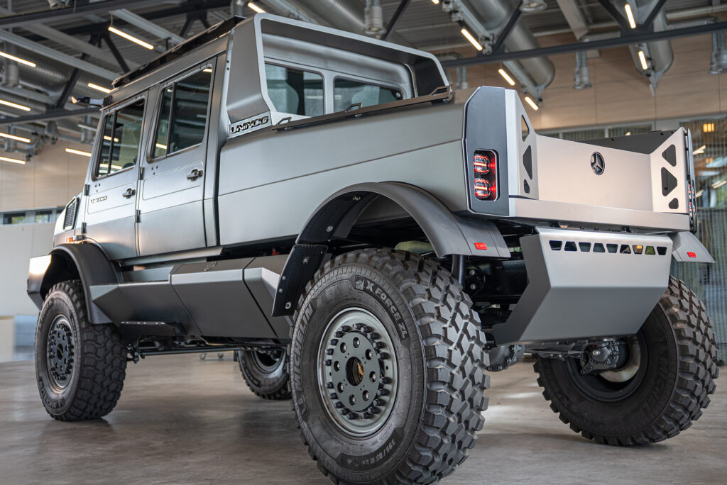 Mercedes-Benz Special Trucks presenta un modelo renovado, con un exterior en gris y acabados de alta calidad. Factor Automotor