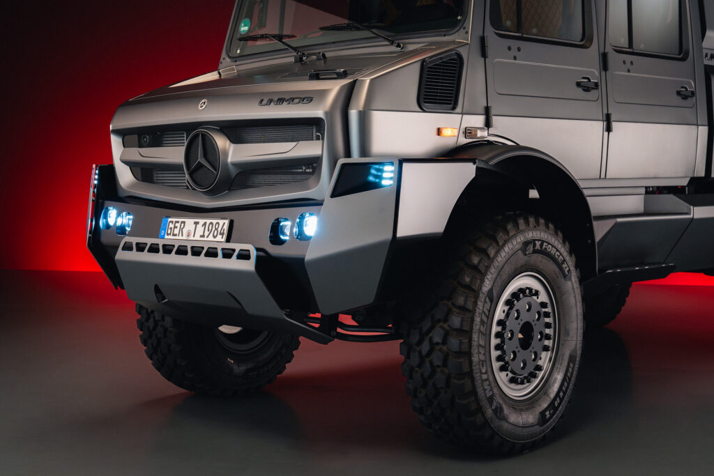 El nuevo Unimog conserva sus capacidades todoterreno con un diseño más sofisticado. Factor Automotor