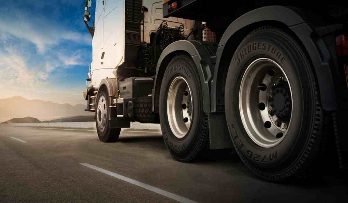 La correcta presión y el diseño renovable de los neumáticos son claves para mejorar seguridad, eficiencia y sostenibilidad en el transporte comercial.