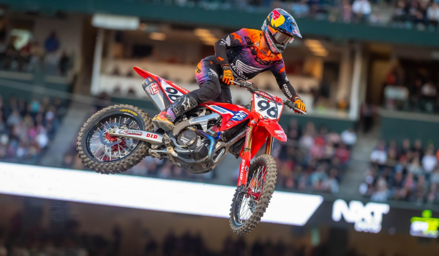 Los pilotos de Honda HRC Progressive se colocaron entre los referentes del campeonato tras una actuación contundente en Anaheim, primera cita del calendario.