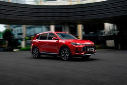 MG Motor presenta el MG3 Hybrid+, un hatchback compacto que combina tecnología híbrida y eficiencia para un manejo ágil en ciudad y carretera.