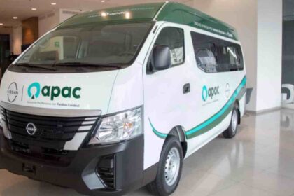 Nissan refuerza la movilidad inclusiva en México con la entrega de una URVAN adaptada.