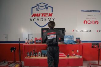 Autex Academy ofrece módulos de capacitación y certificación para maestros mecánicos. Factor Automotor