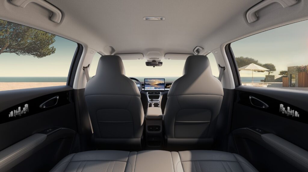 Geely EX2 cuenta con espacio para cinco pasajeros y conexión para Android Auto. Factor Automotor