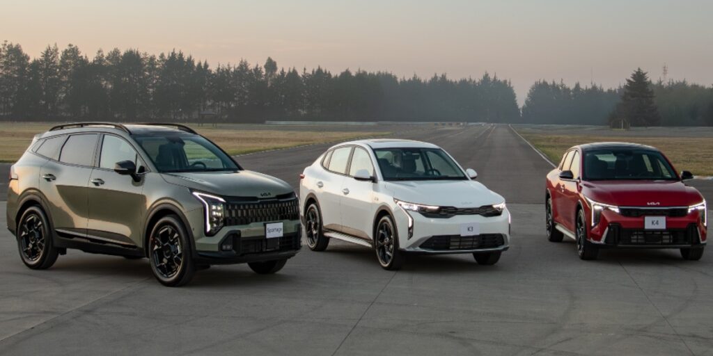 KIA K3, K4 y Sportage edición Mundial de Futbol 2026 estarán limitadas a mil 600 unidades. Factor Automotor KIA K3, K4 y Sportage edición Mundial de Futbol 2026 estarán limitadas a mil 600 unidades. Factor Automotor